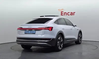 Audi e-tron 2021, 47000 км, за 29402.04 USD