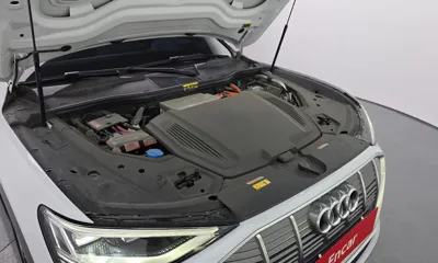 Audi e-tron 2021, 47000 км, за 29402.04 USD - фото 6