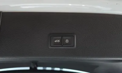 Audi e-tron 2021, 47000 км, за 29402.04 USD - фото 20