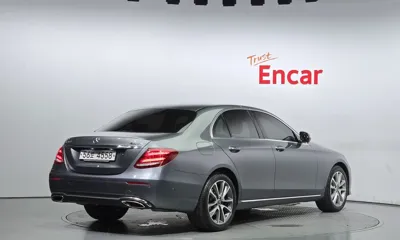 Mercedes-Benz E-Class 2019, 84355 км, за 15101.15 USD