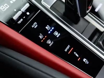 Porsche Cayenne 2020, 53000 км, за 58268.44 USD - фото 22