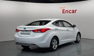 Hyundai Avante 2014, 199137 км, за 2166.21 USD