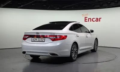 Hyundai Grandeur 2014, 121883 км, за 4625.04 USD