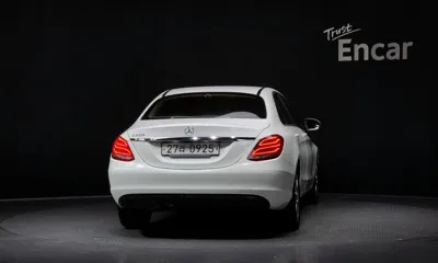 Mercedes-Benz C-Class 2016, 67254 км, за 9205.29 USD