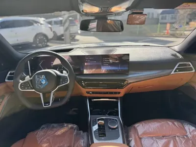 BMW 3-Series 2026, 1000 км, за 44930.63 USD - фото 7