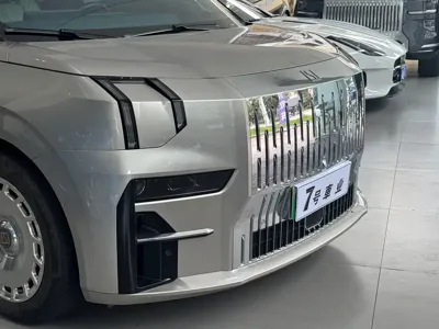 Zeekr 009 2023, 40000 км, за 33813.35 USD