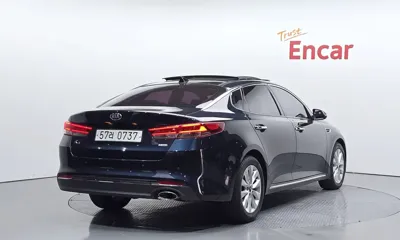Kia K5 2016, 104159 км, за 4988.84 USD