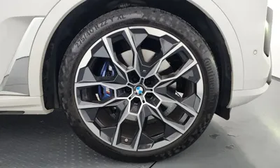 BMW X7 2024, 42052 км, за 74504.4 USD