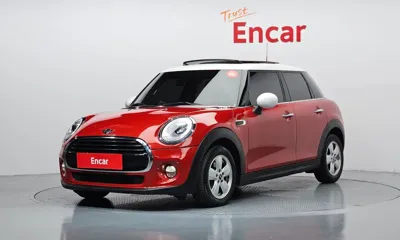 MINI Cooper · 2018 год