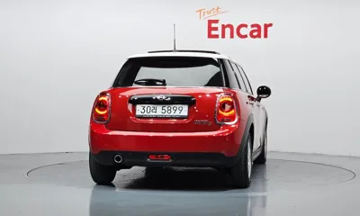 MINI Cooper 2018, 107736 км, за 5185.77 USD