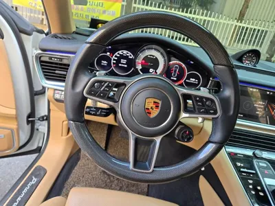 Porsche Panamera 2018, 89000 км, за 51192.86 USD - фото 13
