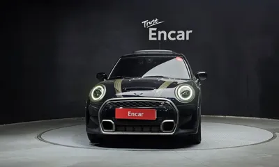 MINI Cooper 2023, 24350 км, за 15633.2 USD