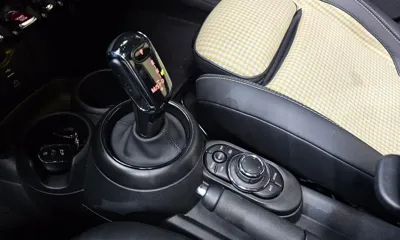 MINI Cooper 2023, 24350 км, за 15633.2 USD - фото 9