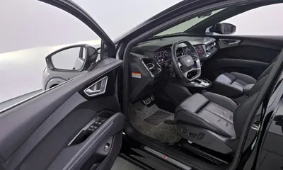 Audi Q4 e-tron 2022, 59412 км, за 25684.19 USD - фото 10