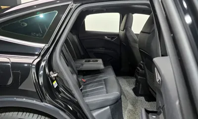 Audi Q4 e-tron 2022, 59412 км, за 25684.19 USD - фото 12