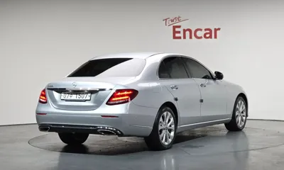 Mercedes-Benz E-Class 2018, 46548 км, за 17509.08 USD