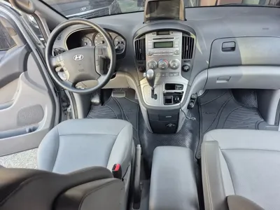Hyundai Starex 2015, 70000 км, за 9124.33 USD - фото 9