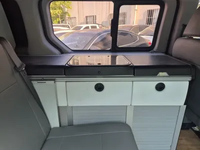Hyundai Starex 2015, 70000 км, за 9124.33 USD - фото 11