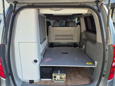 Hyundai Starex 2015, 70000 км, за 9124.33 USD - фото 12