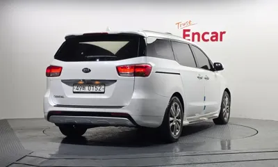 Kia Canival 2017, 129365 км, за 7862.57 USD