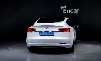 Tesla Model 3 2021, 57764 км, за 21676.29 USD