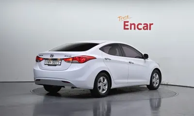 Hyundai Avante 2012, 103911 км, за 2776.31 USD