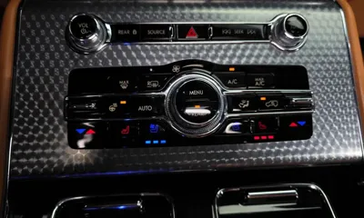 Lincoln Aviator 2021, 45380 км, за 29055.88 USD - фото 28