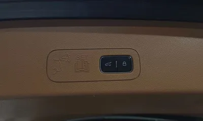 Lincoln Aviator 2021, 45380 км, за 29055.88 USD - фото 32