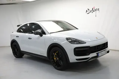 Porsche Cayenne 2023, 33470 км, за 101280.6 USD