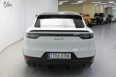 Porsche Cayenne 2023, 33470 км, за 101280.6 USD