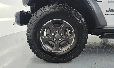 Jeep Gladiator 2021, 29500 км, за 31842.14 USD