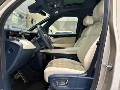 Zeekr 009 2023, 13000 км, за 43966.19 USD