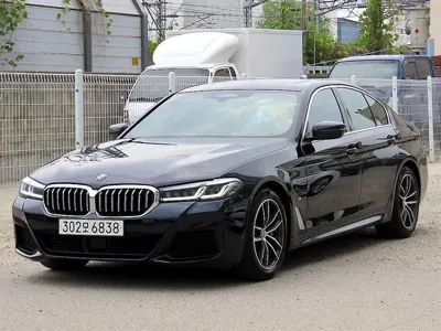 BMW 5-Series 2022, 65936 км, за 23959.56 USD