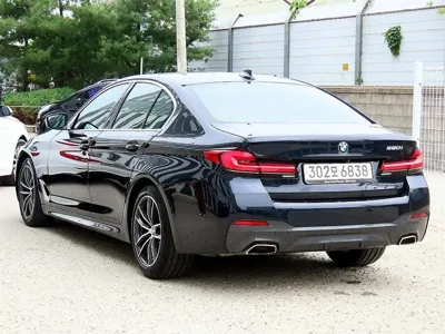 BMW 5-Series 2022, 65936 км, за 23959.56 USD