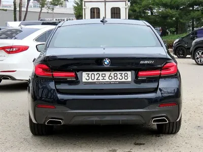 BMW 5-Series 2022, 65936 км, за 23959.56 USD
