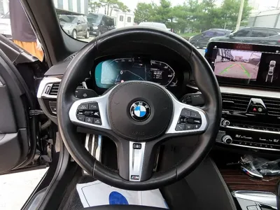 BMW 5-Series 2022, 65936 км, за 23959.56 USD - фото 8