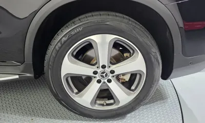 Mercedes-Benz GLC-Class 2019, 115473 км, за 16913.88 USD - фото 22