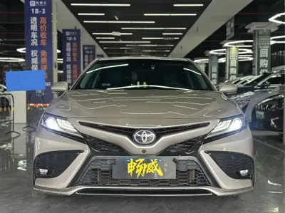 Toyota Camry 2023, 40000 км, за 15594.68 USD