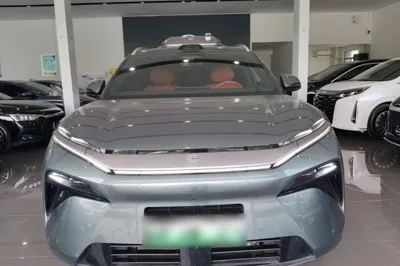 BYD Tang L 2025, 5500 км, за 31766 USD
