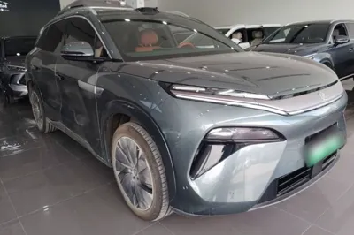 BYD Tang L 2025, 5500 км, за 31766 USD