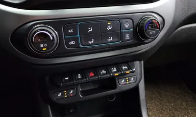 ChevroletGMDaewoo Colorado 2022, 49054 км, за 16552.8 USD - фото 16