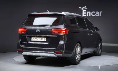 Kia Canival 2019, 74464 км, за 13348.96 USD