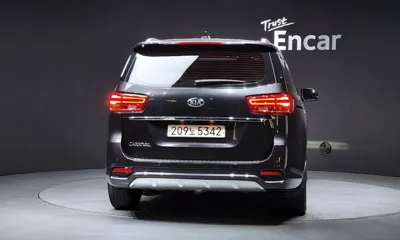 Kia Canival 2019, 74464 км, за 13348.96 USD