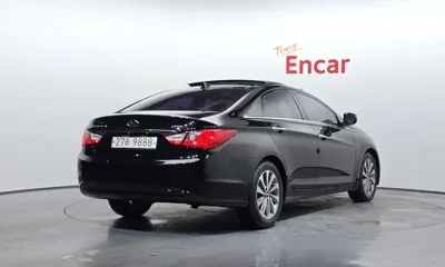Hyundai Sonata 2013, 140023 км, за 3245.03 USD
