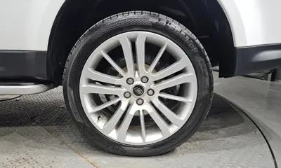 Land Rover Range Rover Sport 2013, 136100 км, за 8919.72 USD