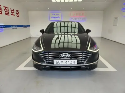 Hyundai Sonata 2020, 68000 км, за 11171.35 USD