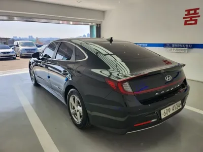 Hyundai Sonata 2020, 68000 км, за 11171.35 USD - фото 12