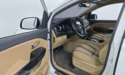 Kia Canival 2018, 119650 км, за 10728.47 USD - фото 10