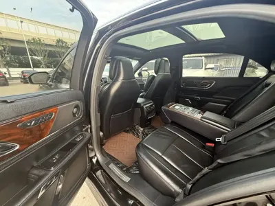 Lincoln Continental 2016, 100000 км, за 8681.41 USD