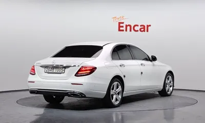 Mercedes-Benz E-Class 2018, 105467 км, за 12676.33 USD